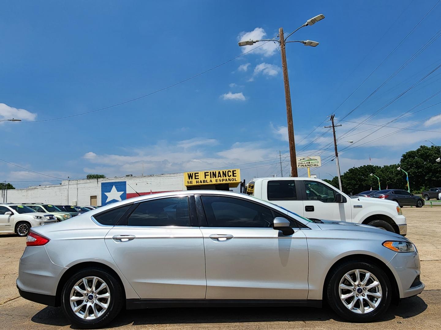 2016 SILVER /GRAY Ford Fusion (3FA6P0G70GR) , located at 2660 S.Garland Avenue	, Garland, TX, 75041, (469) 298-3118, 32.885387, -96.656776 - CASH$$$$$ CAR! This is a 2016 FORD FUSION S SEDAN! SUPER CLEAN! BACK UP CAMERA! BLUETOOTH! Come in for a test drive today. We are open from 10am-7pm Monday-Saturday. Call or text us with any questions at 469-202-7468, or email us at dallasautos4less@gmail.com. - Photo#2